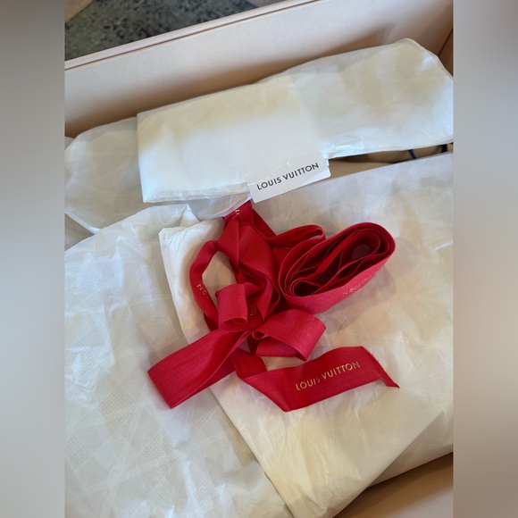 SOLD DO NOT BUY Louis Vuitton LV Monogram Authentic Capucines MM - Picture 8 of 17